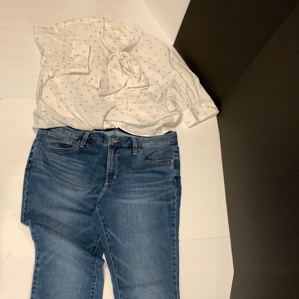 H&M white cropped blouse neck tie; gold decoration